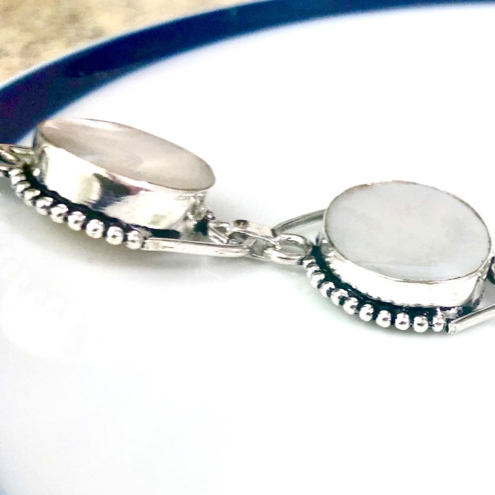 S.S. Mother of Pearl Bracelet Toggle Closu… - Picture 5 of 9